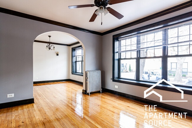 Building Photo - 3124 N Karlov Ave