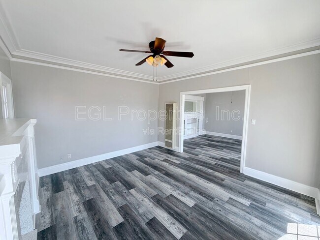 Foto del edificio - 804 Forest Ave