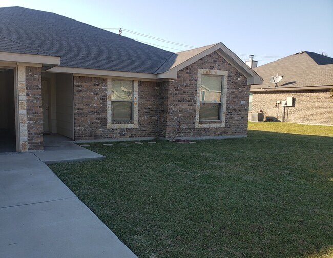 Foto del edificio - 3417 Settlement Rd