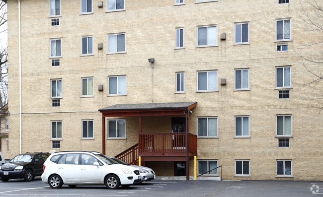 Building Photo - 4821 Reading Road