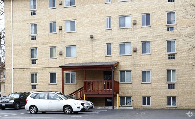 Foto del edificio - 4821 Reading Road