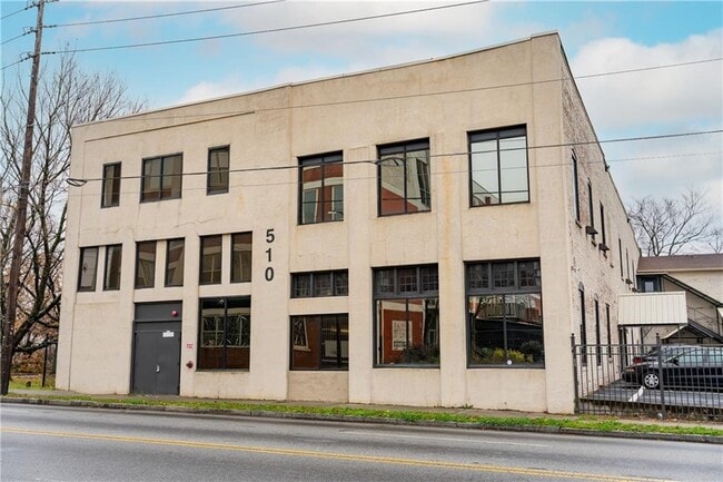 Building Photo - 510 Whitehall St SW