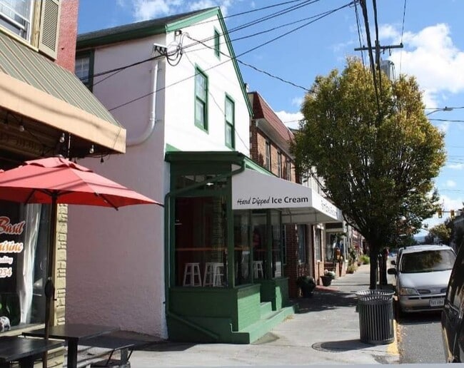 Second Floor apartment above Homespun. - 20 W Main St