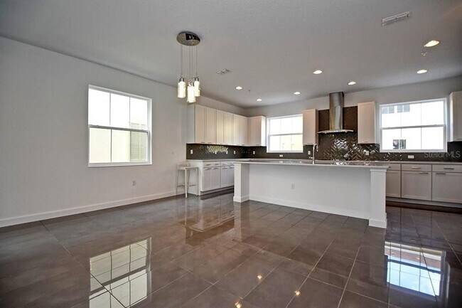 Foto del edificio - 1520 Lake George Dr