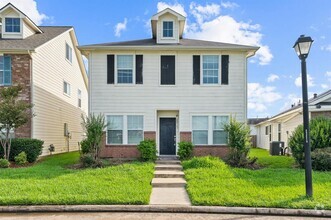 Building Photo - 20747 Settlers Lake Cir N