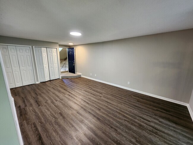 Foto del edificio - 915 Seasons Pkwy