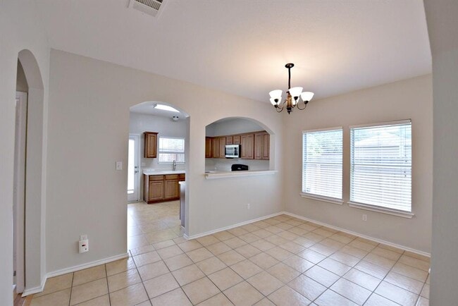 Building Photo - 2106 Charlotte Estates Dr
