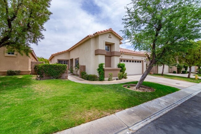 Building Photo - 45596 Torrey Pines Ct