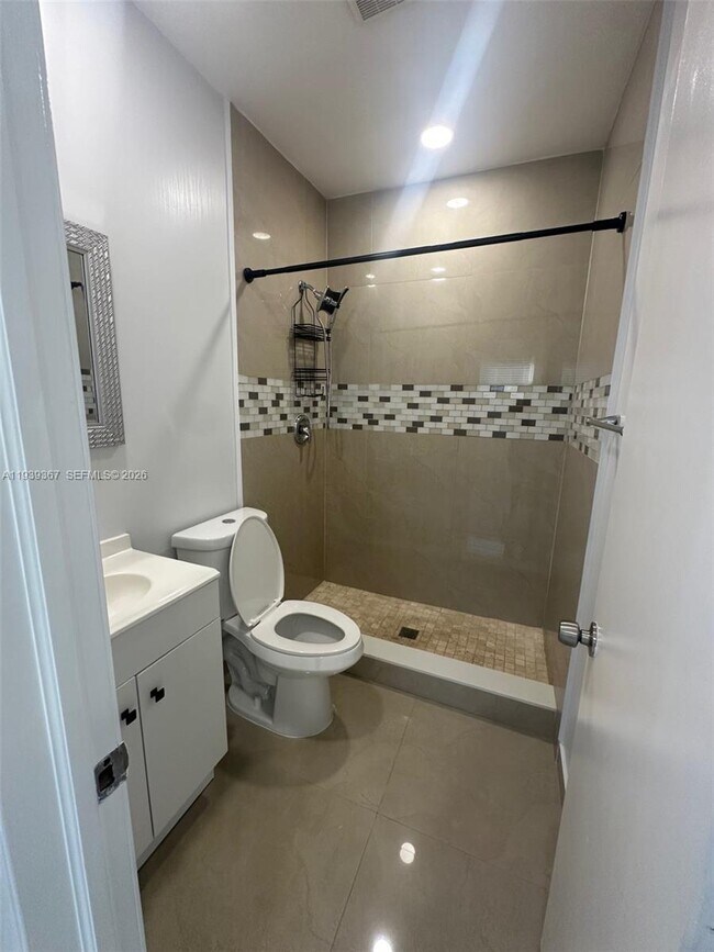 Foto del edificio - 800 NW 91st Ave