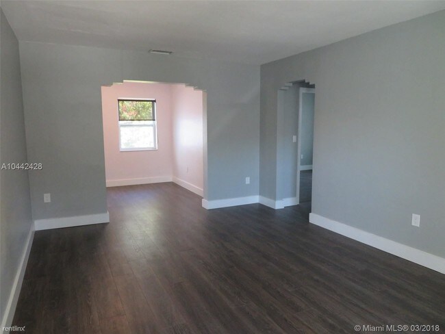 Building Photo - 2 br, 1 bath House - 2155 SW 26th St