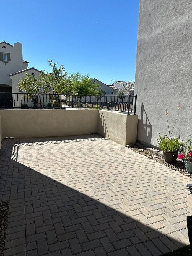 Building Photo - Recent Build Spacious 3BR House in Chandle...