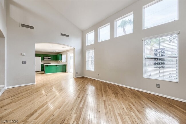 Building Photo - 950 Sweeping Vine Ave