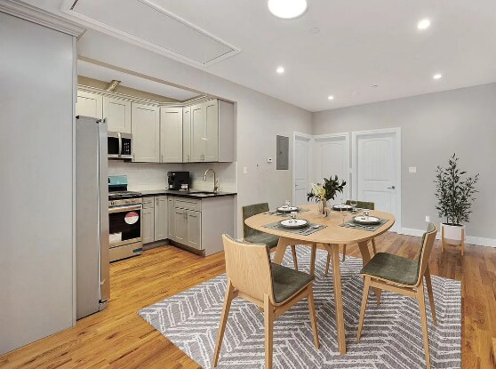 Foto del edificio - 197 E 55th St