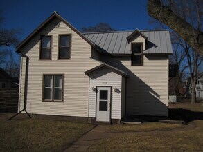 Building Photo - 1138 E Madison St