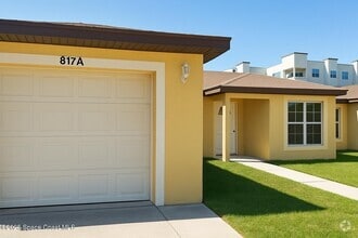 Building Photo - 817 Faull Dr