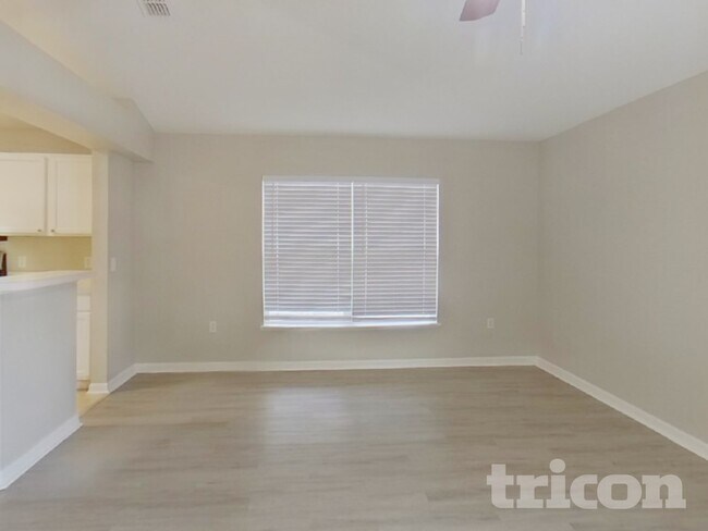 Foto del edificio - 916 Jayhil Dr