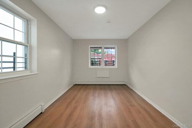 Foto del edificio - 1051 Cauldwell Ave
