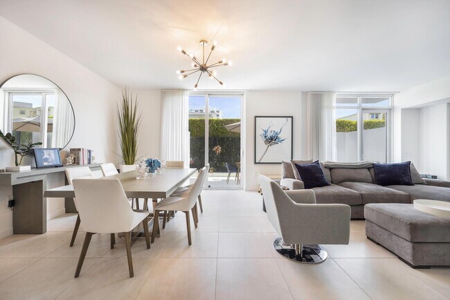 Foto del edificio - 401 N Birch Rd