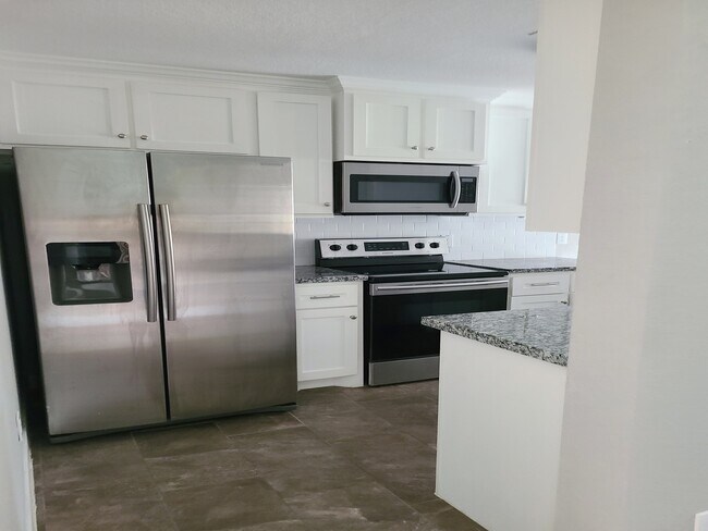 Foto del edificio - 1053 Willow Oaks Cir