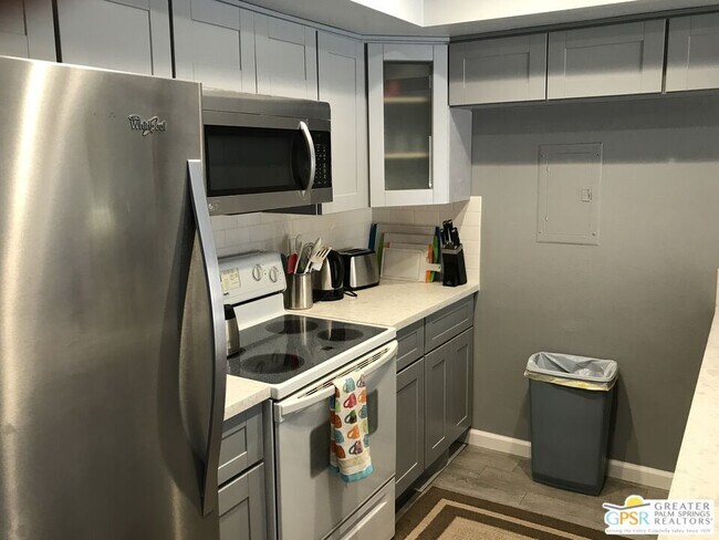 Building Photo - 1655 E Palm Canyon Dr