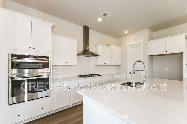 Building Photo - 1205 Carnes Xing Blvd