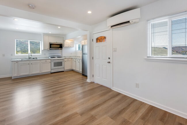 Foto del edificio - 6858 Quinton Ln