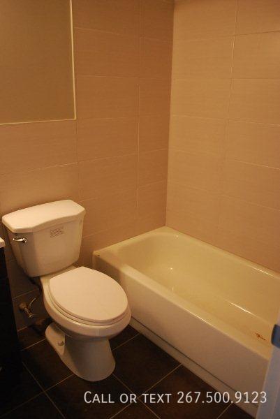 Foto del edificio - Great 2BR/1BA unit close to train in Unive...