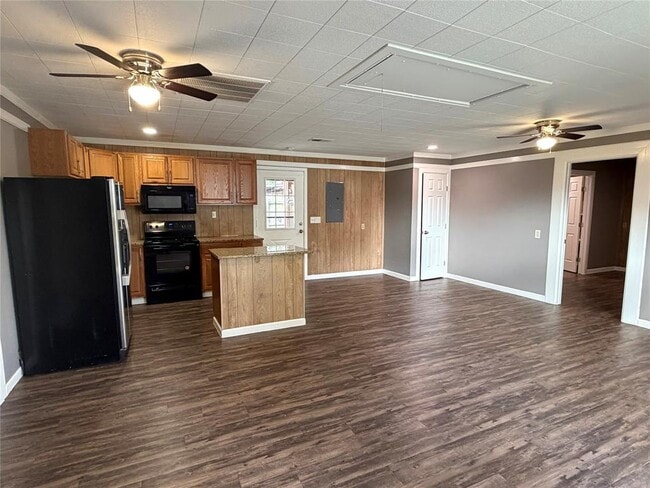 Building Photo - 16219 Greenwood Dr