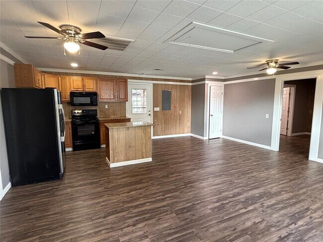Foto del edificio - 16219 Greenwood Dr