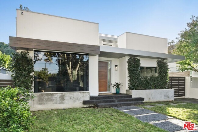 Building Photo - 12334 Cantura St