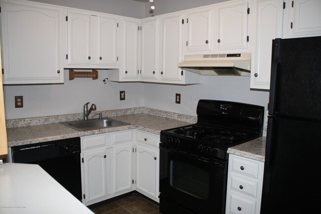 Foto del edificio - 566 Applewood Ct