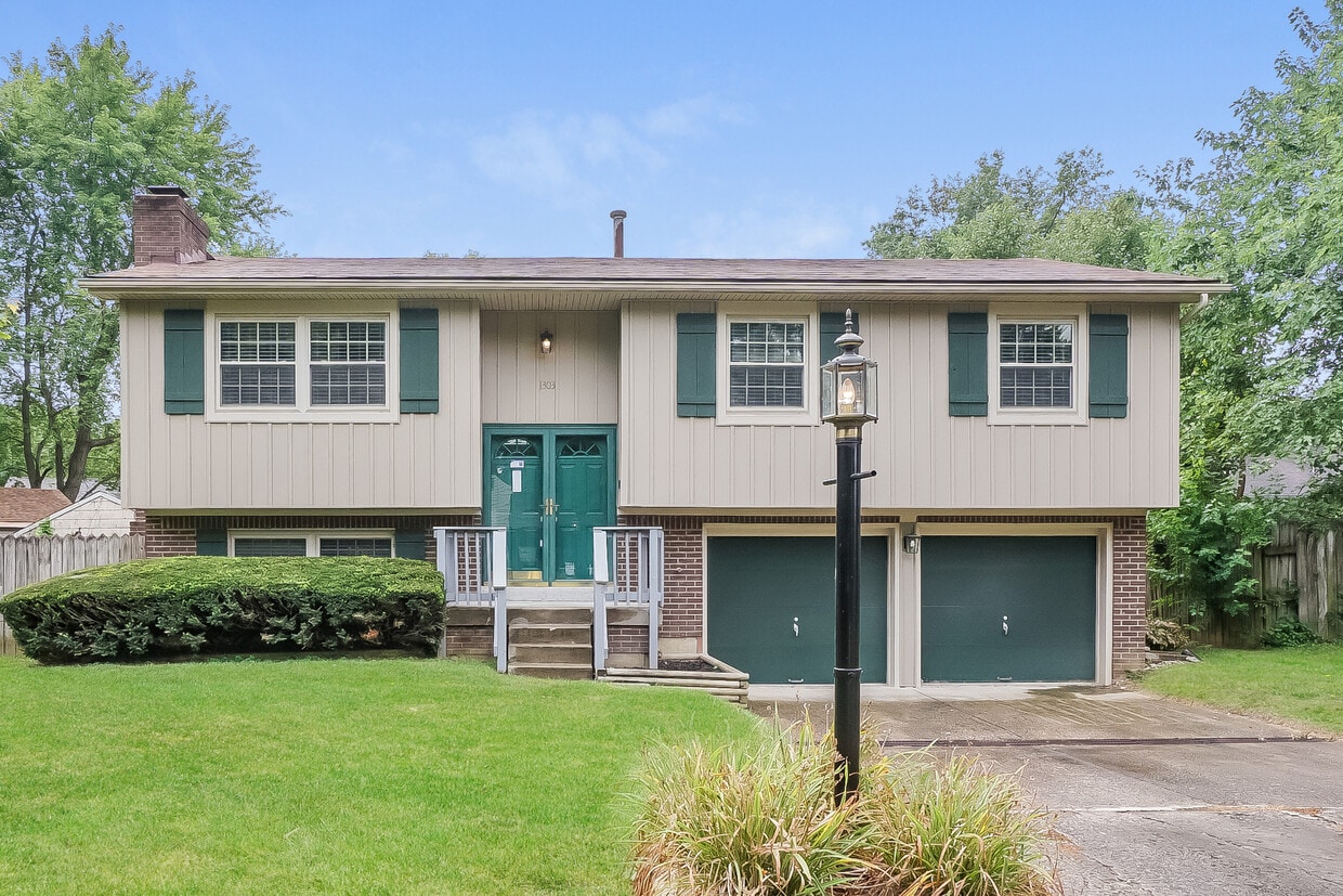 Foto principal - 1303 Basswood Ct