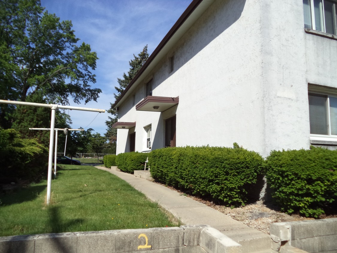 Building Photo - 6900 W Appleton Ave