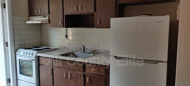 Foto del edificio - 1473 Silver Beach Rd
