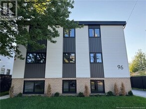 Building Photo - 96 Purdy Ave
