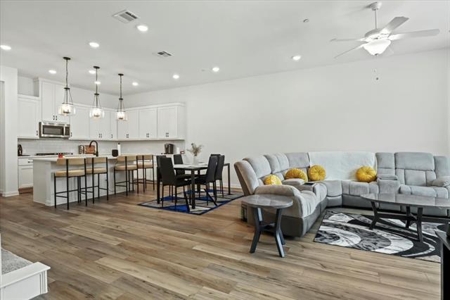 Building Photo - 6527 Baritone Ct