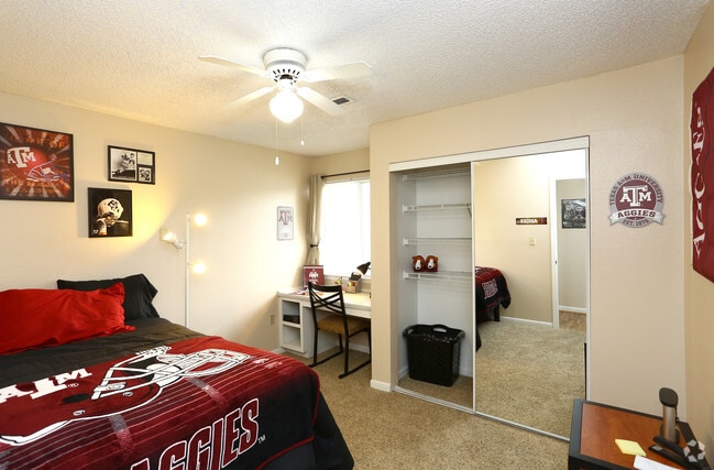4BR-2BA First Bedroom - The Jane at College Station