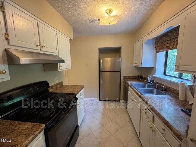 Foto del edificio - 5112 Flint Ridge Pl