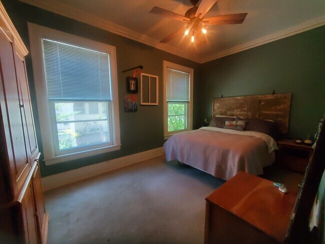 Bedroom - 528 Ontario Ave
