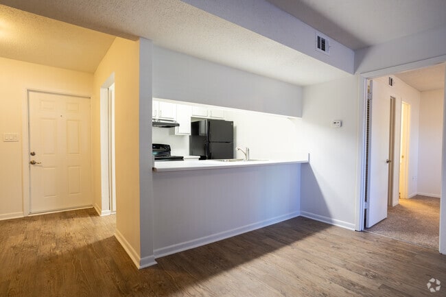 Interior Photo - Elevate at 604 West