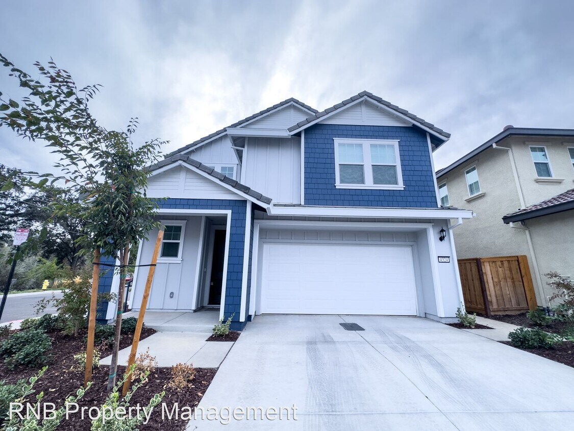 3 br, 2.5 bath House 4324 White Fir Loop House Rental in Rocklin