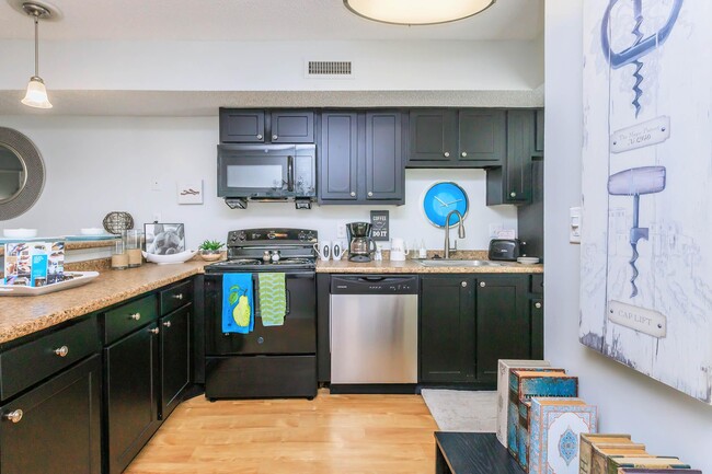 Foto del edificio - Waterford Village