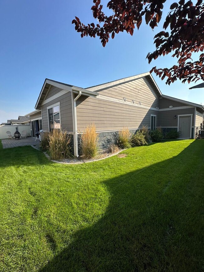 Building Photo - Garden Grove Rancher (APP#256)