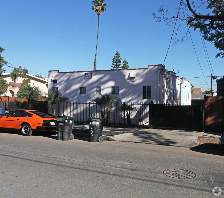 Primary Photo - 1126 Mariposa Ave