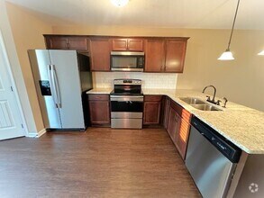 Building Photo - 2517 Rollow Ln