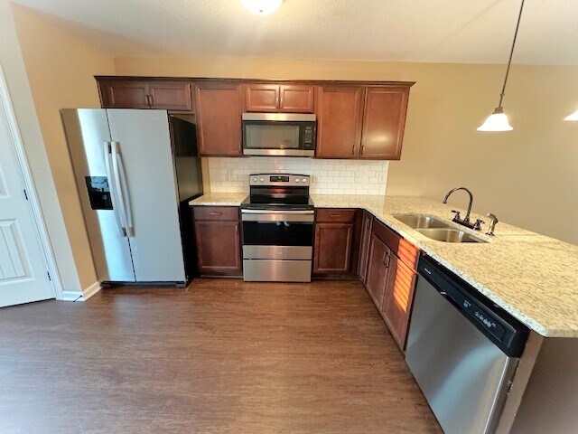 Foto principal - 2517 Rollow Ln
