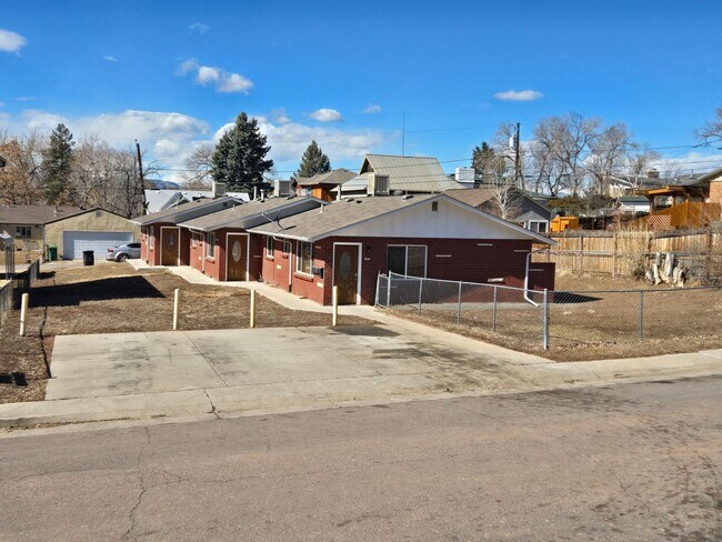 61-65 S Quitman - 61-65 S Quitman Apartment