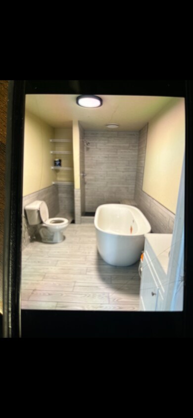 Foto principal - 165 E State St