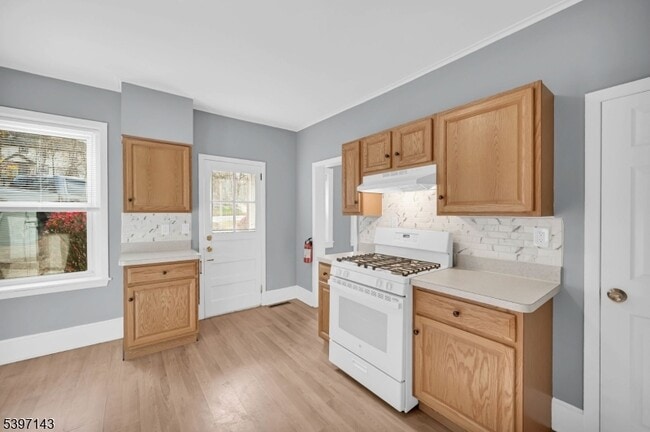 Building Photo - 12 Hillside Ave