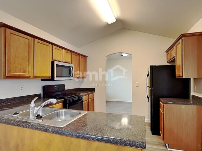 Building Photo - 70 Camden Way